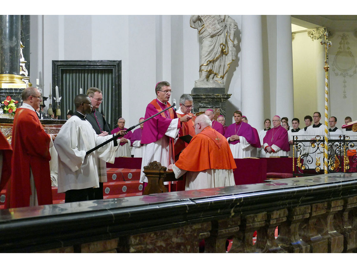 Abschlussvesper der Bischofskonferenz mit Austeilung des Bonifatiussegens (Foto: Karl-Franz Thiede)